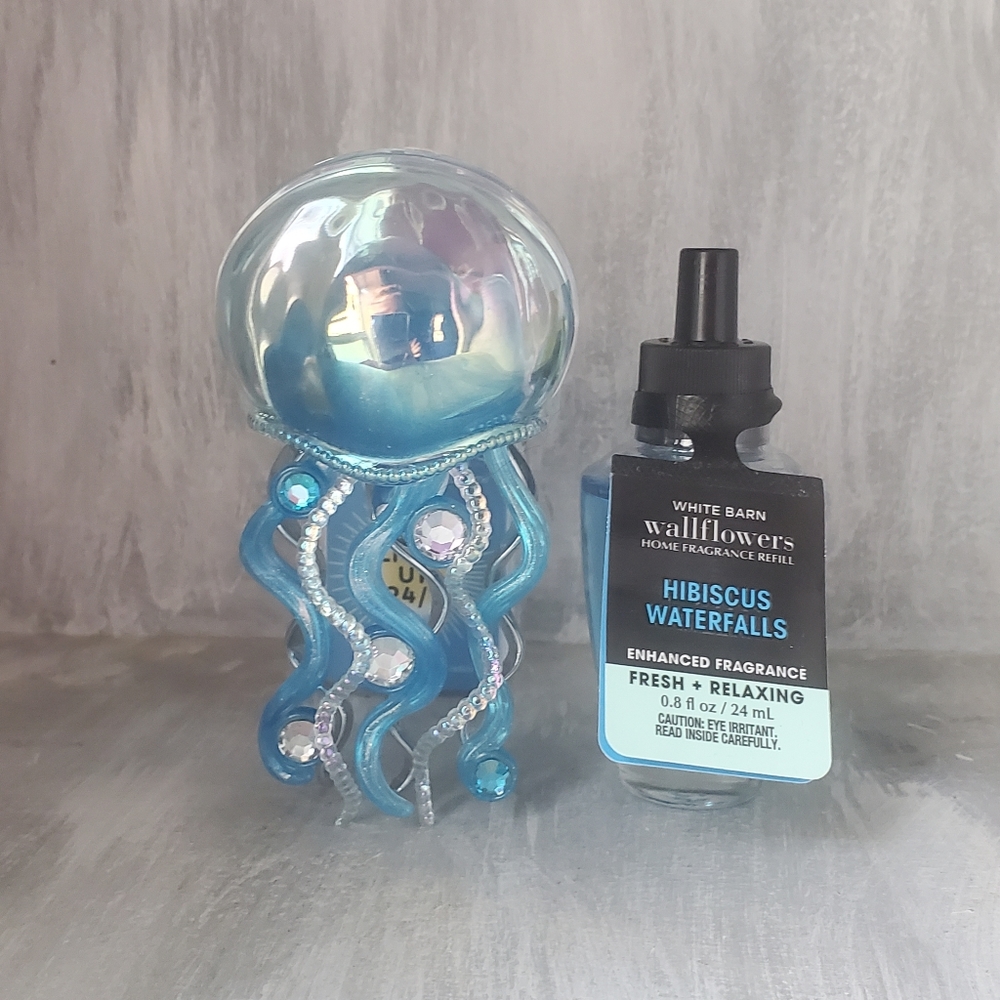 MOVING SALE! Bath and body works wallflower bundle